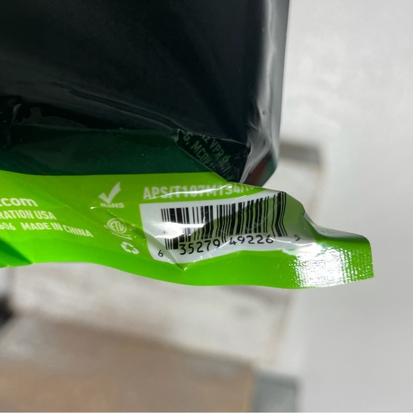 One Greenlite Tier 1 Advanced 7 Outlet Surge Power Strip 1440 Joules For TV, PC - Picture 16 of 16